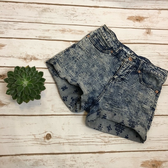 Mossimo Supply Co. Pants - MOSSIMO AZTEC PRINT SHORTS!